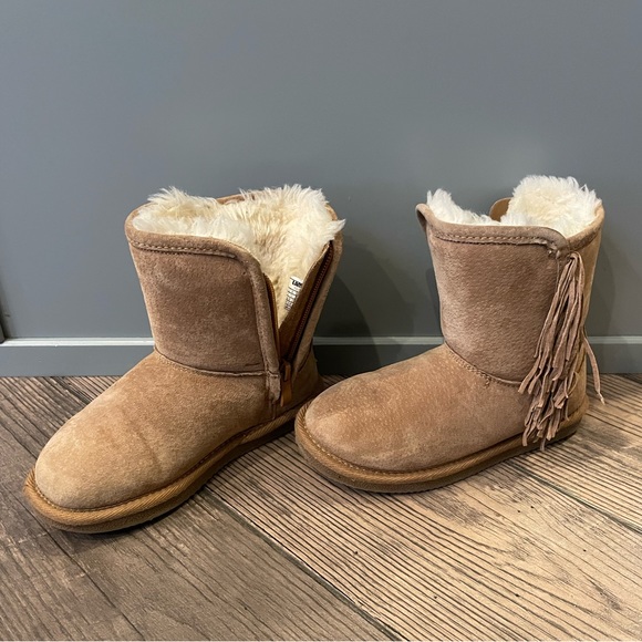 Lamo Tassel Boots YOUTH - Picture 1 of 1